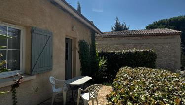 Petite maison mitoyenne, clim, rénovée, calme - Foto 2