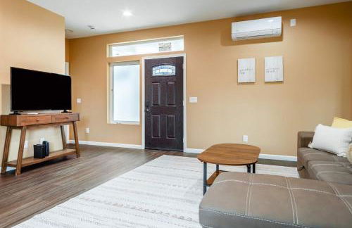 Cozy 2BR Home Mountain Views Pet Friendly - Foto 20