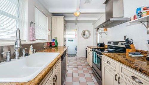 Beautiful Waterfront Beach Cottage. Sleeps 6 - Foto 5