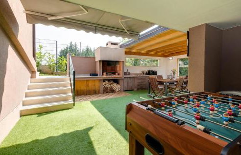 Awesome Home In Gornji Vinkovec - Foto 8