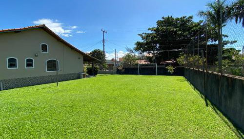 Casa com piscina, ar condicionado, campo de futebol e área gourmet a um quarteirão da lagoa de Praia Seca - Foto 3