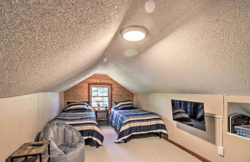 Retreat with Lake Access and Private Boat Dock! - Foto 24