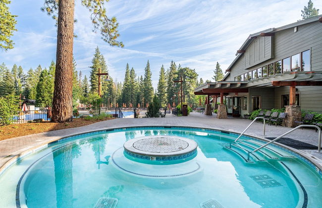 Wolfe by Avantstay 5mins Northstar w Hot Tub Fireplace 2 Private Decks - Photo 31