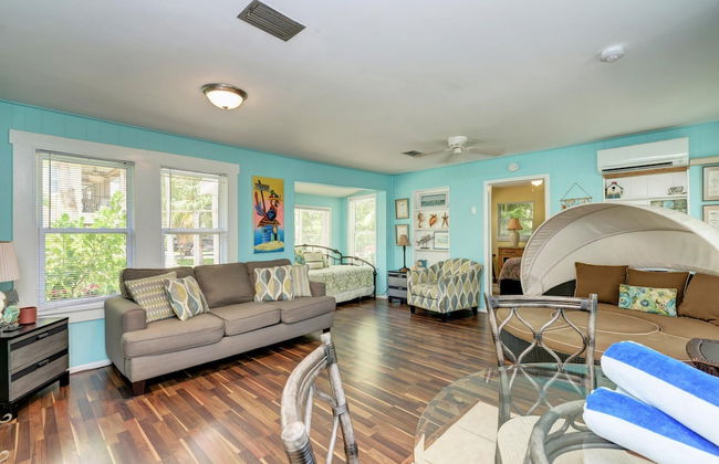 Cottage Haven-one Minute Walk To The Beach-private Yards-keyless Locks - Foto 21