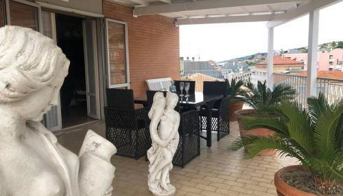 Ampio attico a 5 minuti dal mare - Foto 1