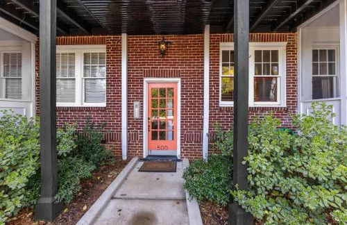 Contemporary 2BR in Myers Park with Screened Porch - Foto 31