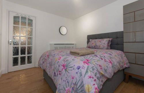 BrumStay UK® 5-Bed House Ideal for Long-Term Stays - Foto 29