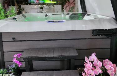 ADULT ONLY relax escape apartment hottub - Foto 19