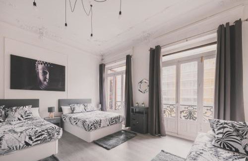 Amplio Piso de 7 habs, 4 baños sobre calle Gran Vía - Foto 72
