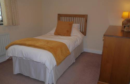 Hilltop Bungalow for a Spacious Country Break - Foto 10