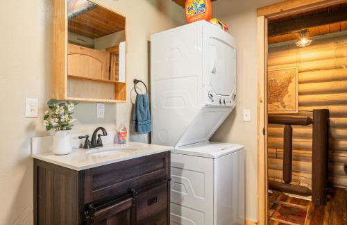 Dog Friendly Mountain Cabin with Hot Tub - Foto 17