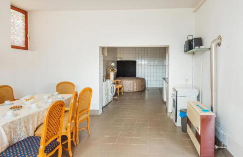 Beautiful Home In Dugo Selo With Wifi - Foto 44