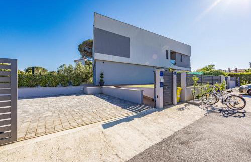 Villa Pinus - Private Pool, Jacuzzi, Game Room - Foto 12