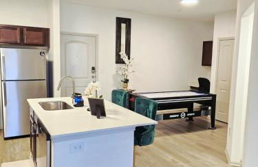 Frisco Vibes With Pool Gym and Elegant 1BR Apart - Foto 29