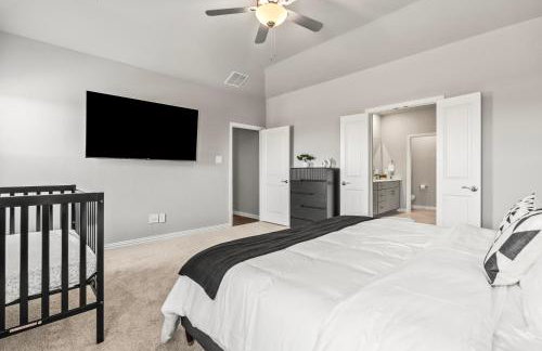 4Bed Luxury Getaway with Pool Table and Near Lake Lavon - Foto 26