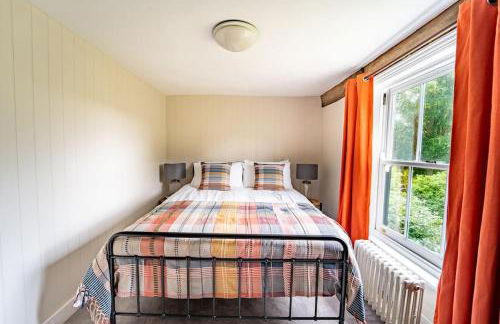 Large 5-Bedroom Farmhouse Sleeps 10 with Parking and Wifi - Foto 20