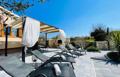 Holiday House Tesser with Pool - Foto 22