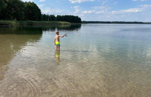 Mazury Przyjazny Dom w Leleszkach z gorącą balią - Photo 40