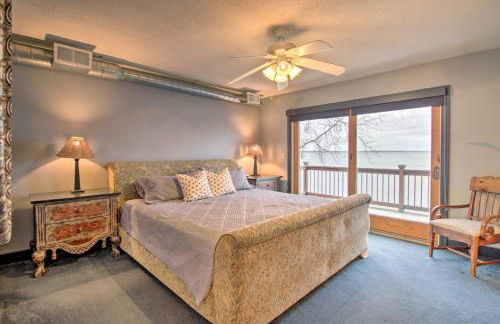 Breezy Point Escape with Views, Dock and Fire Pit! - Foto 11