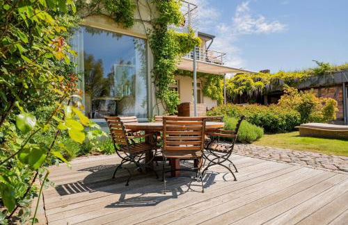 Ferienhaus Peeneblick - exklusives Traumhaus in Direktlage am Wasser mit Bootssteg und Aussensauna - Foto 16