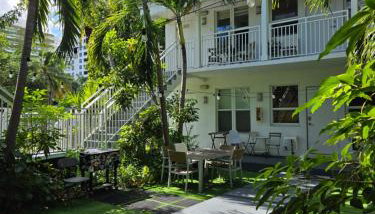 West Ave - Foto 1, Garden, Garden view