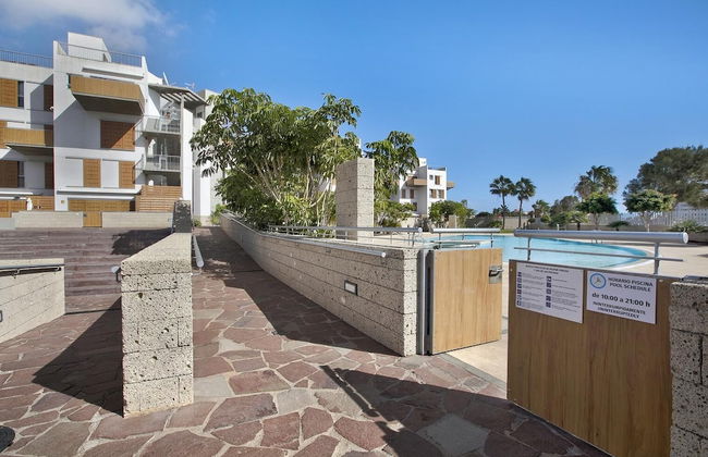 Beautiful Duplex Facing The Beach - Photo 9