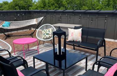 Roof Deck Grill VIEWS 2 Miles from Broadway - Foto 43