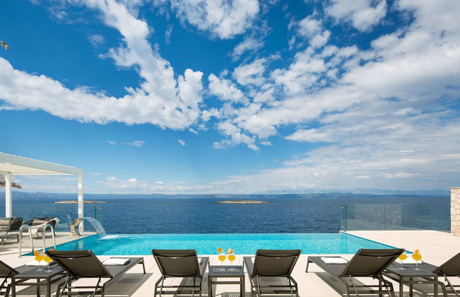 Beach Villa in Korcula with Pool, Sauna & Hot Tub - Photo 21