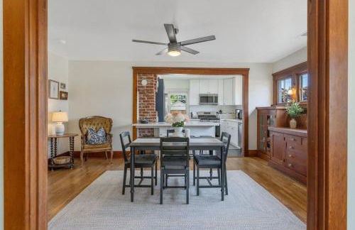2 bed, 2 bath, historic beauty, walk downtown - Foto 13