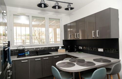 Cosyhome T2 proche Gare entre Paris et Disneyland - Familial Rénové 65 m2 - Foto 4