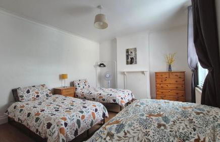 Mayfield , 2 bed slp 6 Roomy dog friendly Gosport town house - Photo 8