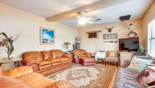 The Whacky Shack Family Cabin with Fire Pit! - Foto 3