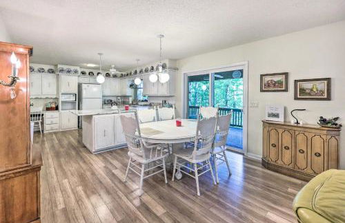 Furnished Deck with Views Hot Springs Cottage - Foto 8