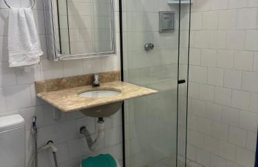 APART STUDIOS PONTAL - Aeroporto a 300 m - Praia 1,5 Km - Centro 2,5 Km - Cozinha Privativa - Mercado GBARBOSA e Padaria 450 m - Próx diversos Comércios a pé - Ar condic - Studios de 15 a 38 m2 Bem Equipados e Funcionais - Ideal Turismo e Trabalho - Foto 114