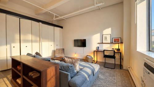Westown Studio Apt Near Fiserv, Baird, and Theater District - Foto 3