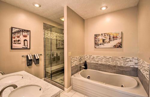 Resort-Style Condo with Balcony on Lake Keowee - Foto 14