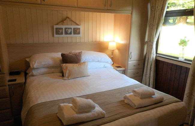 Birch Lodge 13 with Hot Tub - Photo 3