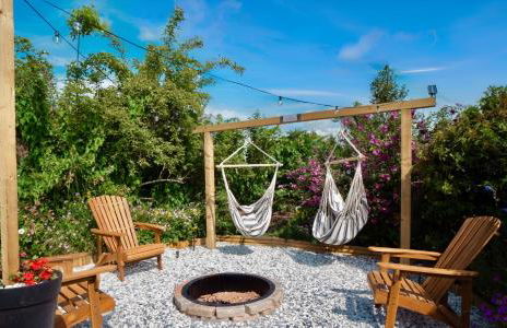 Stylish 2 Bedroom Cottage With Hot Tub And Parking - Foto 6