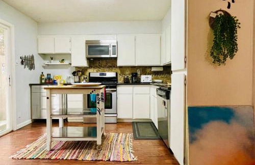 Artist's Condo with 2 Bedroom & Arcade - Foto 7