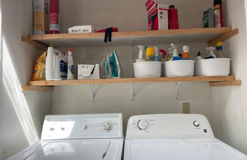 Sunlit Surf House 4BR Downtown Walk to beach - Foto 18