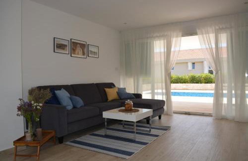 Villa Antea - modern house with pool - Foto 13