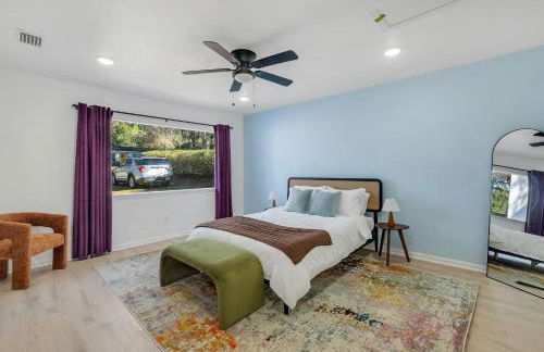 Spacious 4BD - Central Stay with Backyard & Games - Foto 38