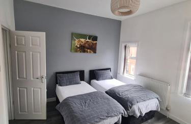 Lovely 2-bedroom house close to Media City. - Foto 3