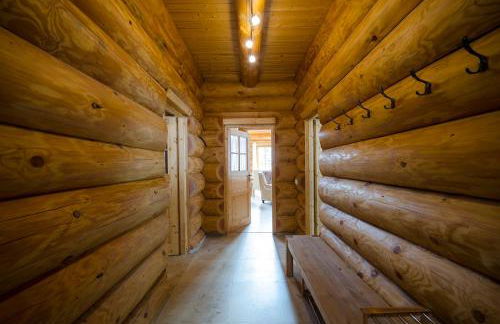 Luxus-Ferienhaus Blockhaus Chalet Nr 2 Toplage am Feldberg mit Sauna, Outdoor-Hottub, Kamin auf 1300m üM - Foto 17