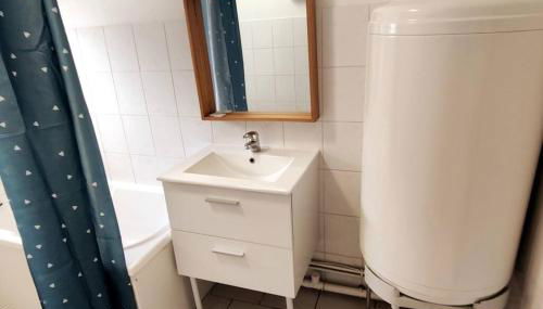 Spacieux T2 proche tribunaux - Foto 2