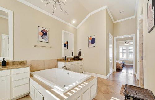 Tesla-Charger TX Medical Ctr Sleeps 7 5 beds - Foto 39