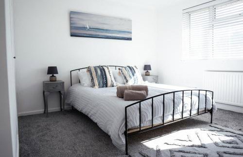 Large 4 BedroomProperty driveway and 3 bathrooms - Photo 5