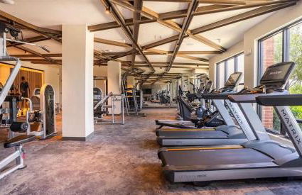 Boulevard Stays Pool Gym Parking 1BR King Suite C - Foto 4