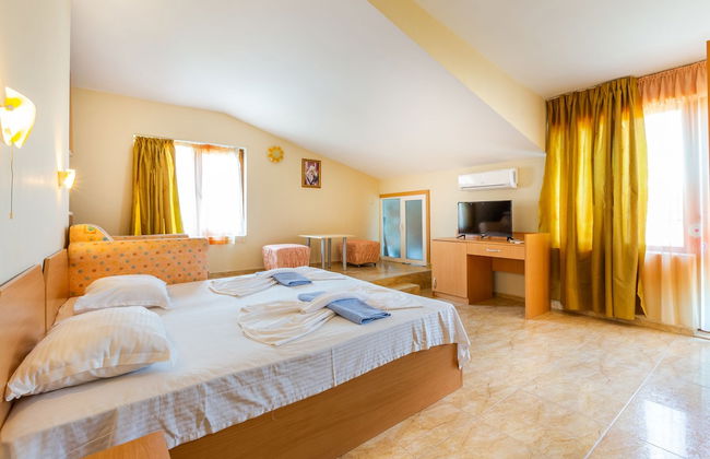 Family Studio in Dafinka Guest House - Photo 11