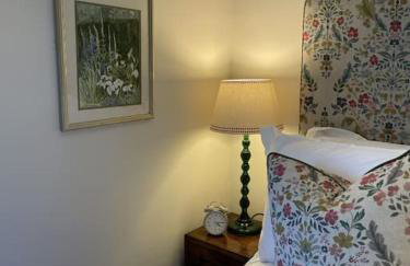 Holly Cottage, 2, Northbrook Park, Farnham-up to 6 adults - Photo 12